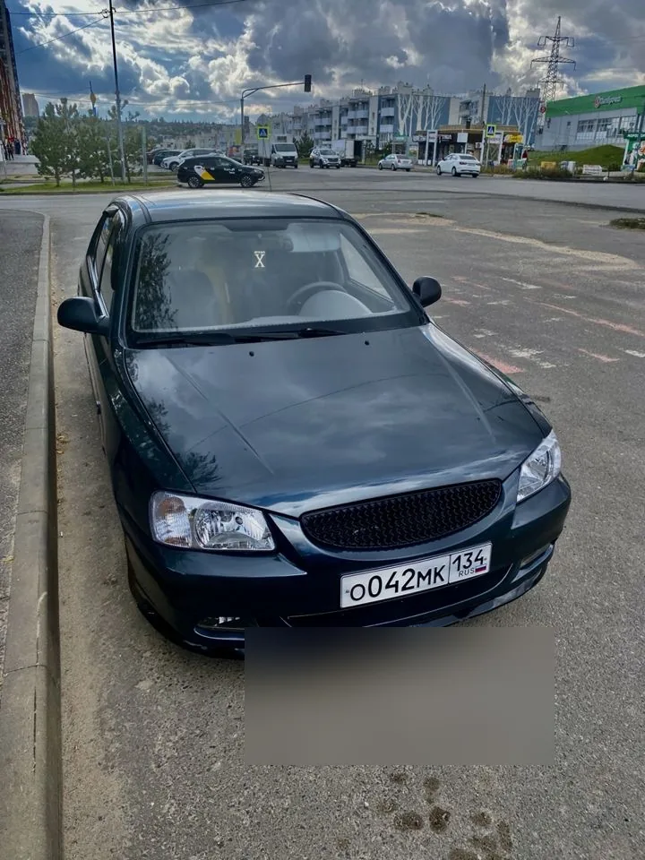 Реальный выкупленный автомобиль: тёмный hyundai accent