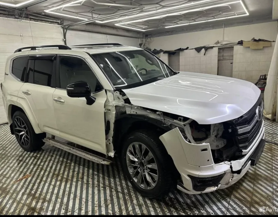 Реальный выкупленный автомобиль: lexus lx с разобранной передней частью